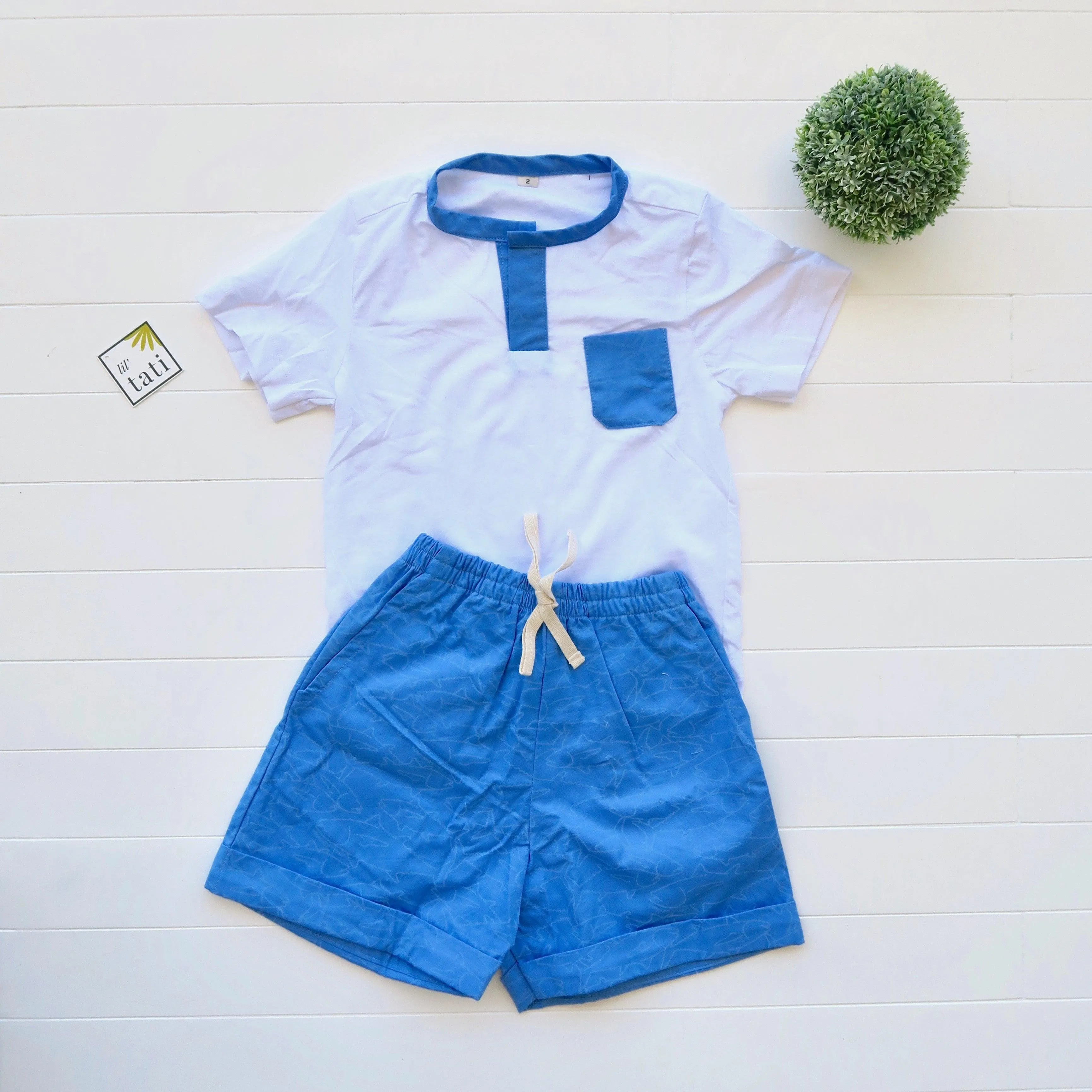 Caper Top & Shorts in Shark Stamp and White Stretch